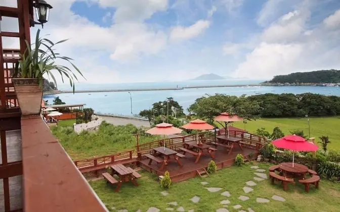 Namhae Memory Plus Bed and Breakfast - Oda