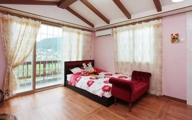 Namhae Memory Plus Bed and Breakfast - Oda