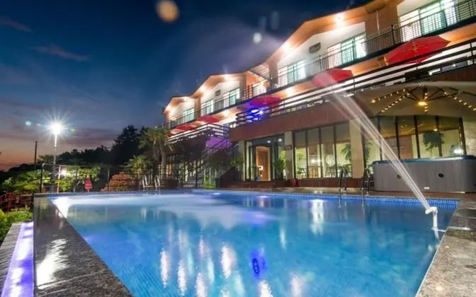 Namhae Skyblue Sea Pension