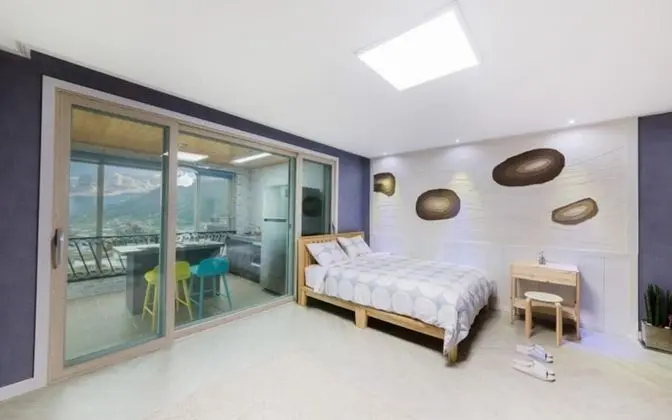 Namhae Traum House Bed and Breakfast - Oda