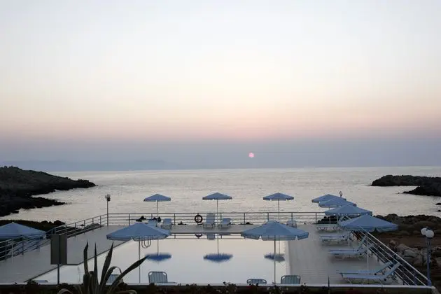 Nanakis beach apartments