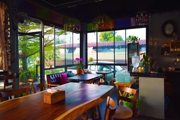 Nantharom Hotel and Restaurant - İç Mekan