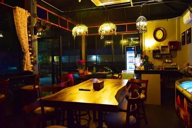 Nantharom Hotel and Restaurant - Yerinde Yemek