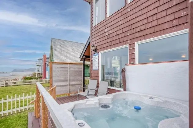 Nantucket Inn 2 4 Combo - Spa
