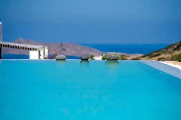 Naoussa Hills Boutique Resort - Havuz