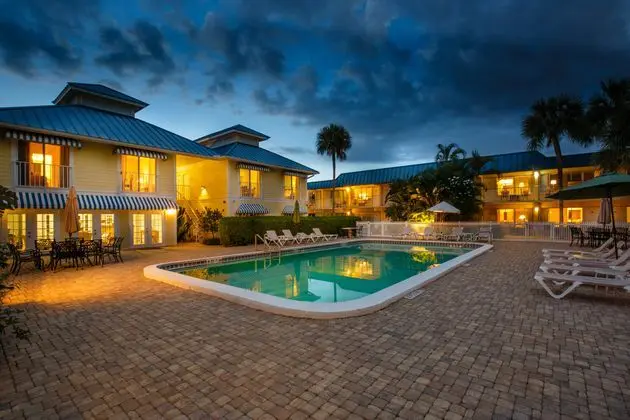 Naples Garden Inn