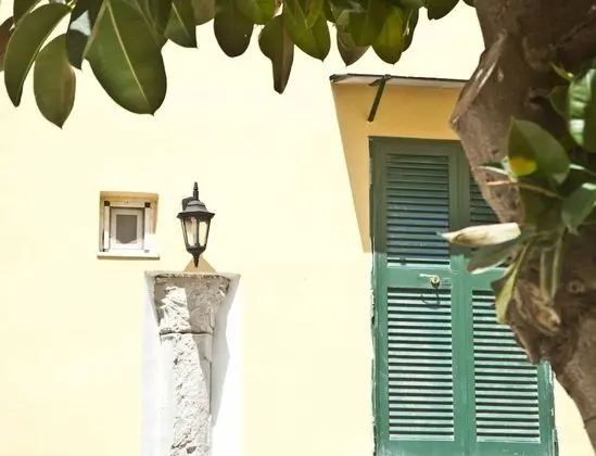 Napul'è Apartment