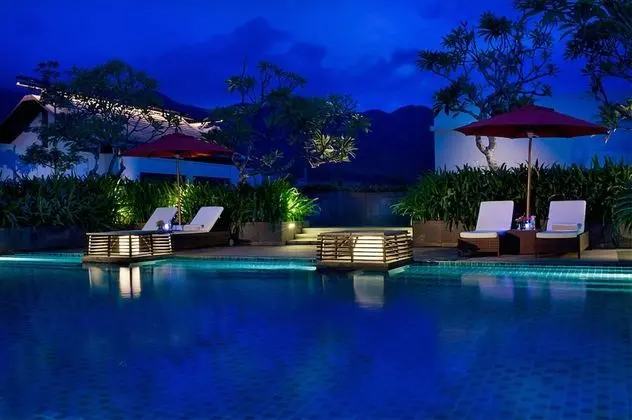 Narada Resort & Spa Perfume Bay - Havuz
