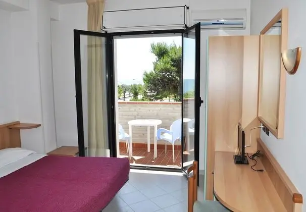 Hotel Narcisi - Oda