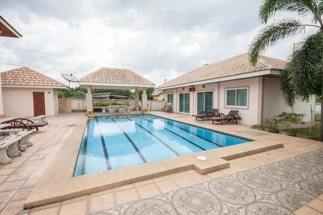 Narnia Resort Pattaya 2 - Havuz