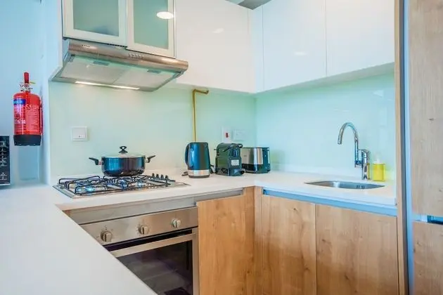 Nasma Luxury Stays - Al Raha Lofts 2 - Mutfak