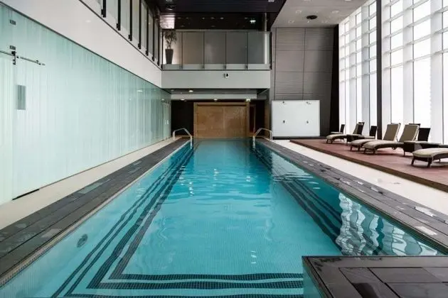 Nasma Luxury Stays- INDEX Tower - Havuz