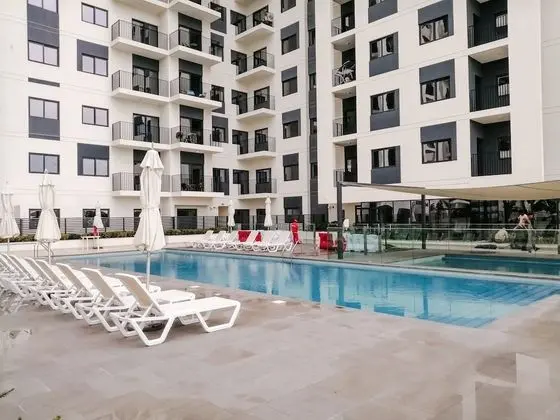 Nasma Luxury Stays- The Nook 1 - Havuz