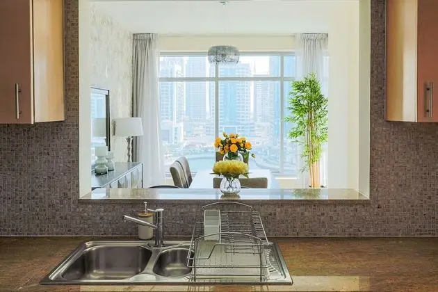 Nasma Luxury Stays - Park Island Blakely - Mutfak