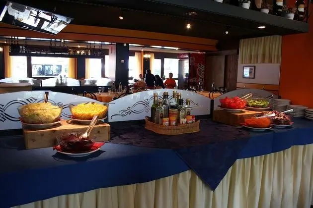 Hotel National Park - Yerinde Yemek