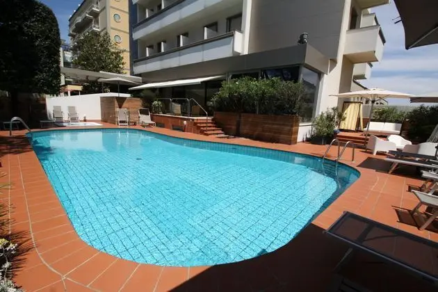 National Hotel - Havuz