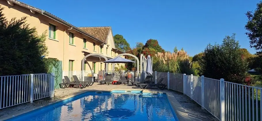 N'Atura Hôtel - Havuz