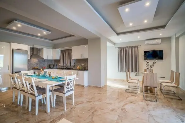 Natura Verde Villas 4 Bedroom Villa Chloe - Private Pool