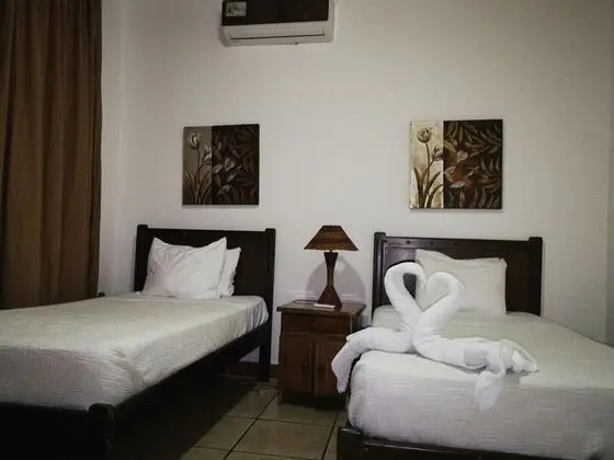 Natural Pacific Suites - Oda