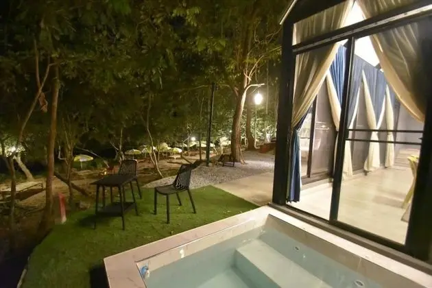 Natural Park Resort De Wangthong - Havuz