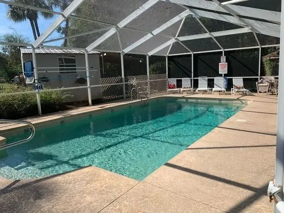 Nature Coast Inn and Cottages - Havuz