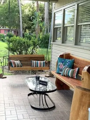 Nature Coast Inn and Cottages - Lobi