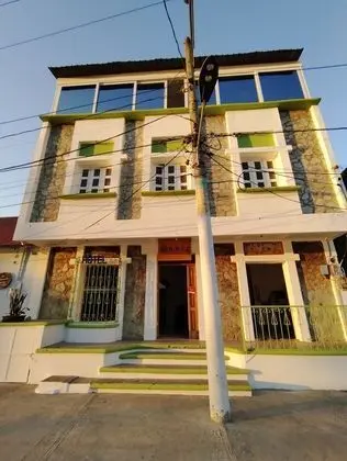 NATZ HOTEL