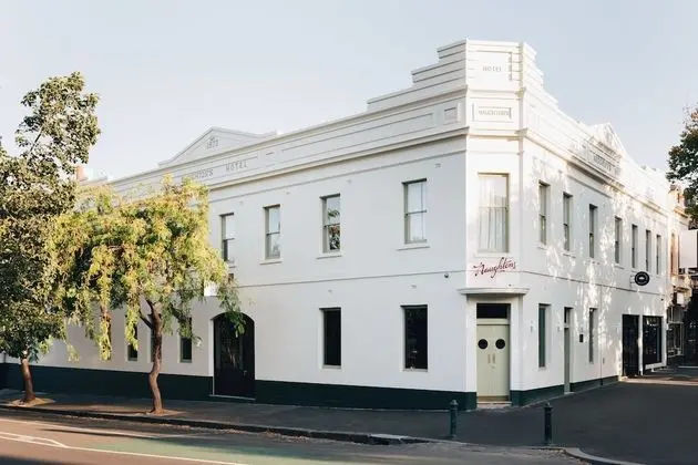 Naughtons Hotel - 1