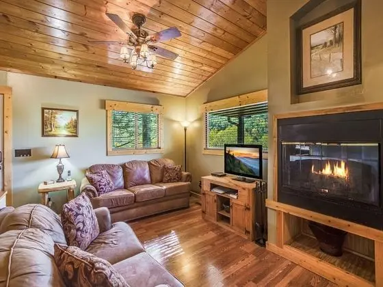 Naughty by Nature by Jackson Mountain Homes - Öne Çıkan Resim