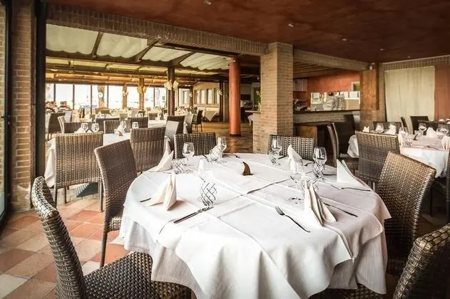 Nauthotel Porto San Vito - Yerinde Yemek