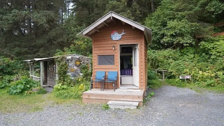 Nauti Otter Inn and Yurt Village