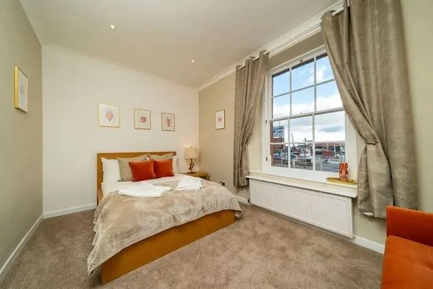 Nautical AND Nice Harbourside Living at 1 Shore