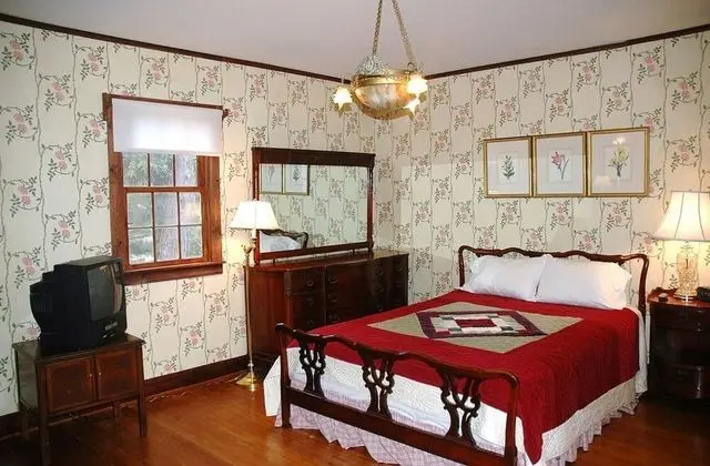 Nauvoo Grand Bed & Breakfast - Oda