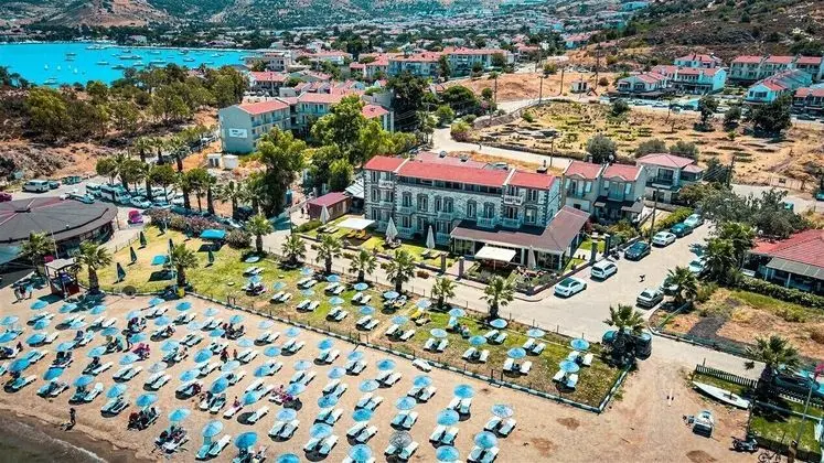Navalia Hotel