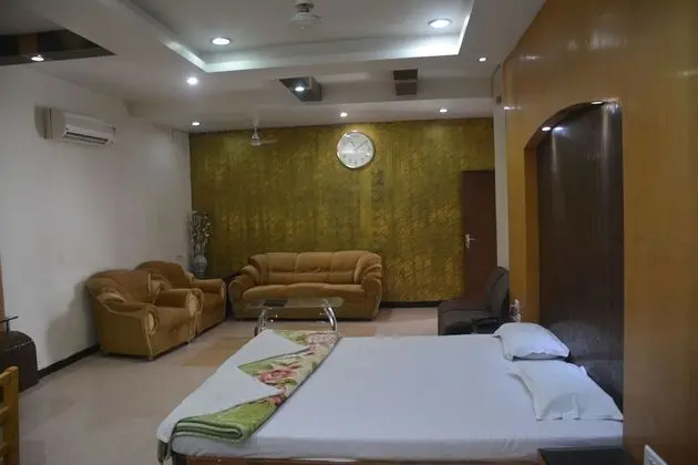 Hotel Naveen Residency