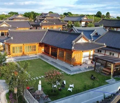 Navillera Hanok Pension