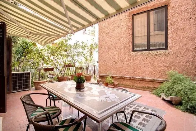 Navona Gallery Garden Suites