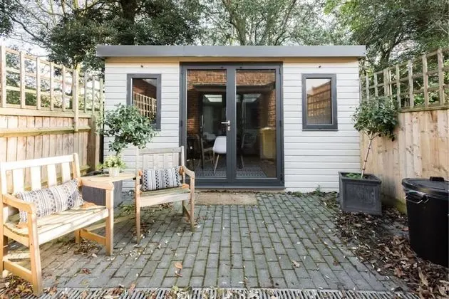 The Navy Court - Scandinavian Inspired 4bdr Central Home
