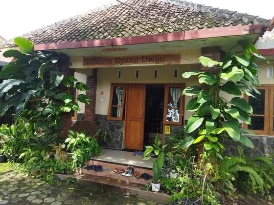 Ndalem Eyang Dwijo