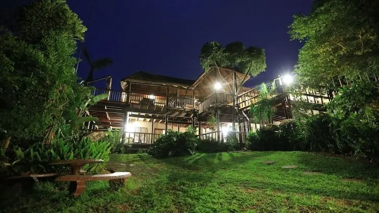Ndiza Lodge & Cabanas
