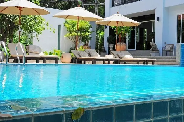 Ndol Streamside Thai Villas - Havuz