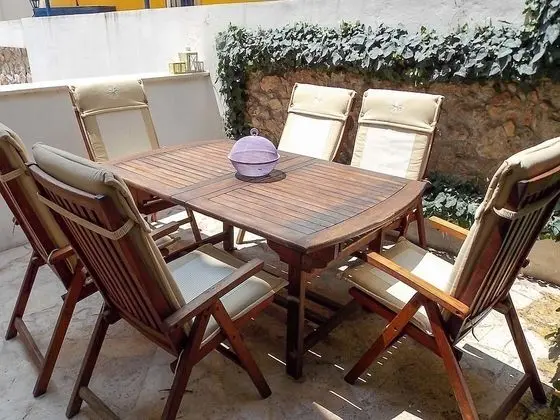 Nea Filadelfia Spacious Apartment with garden - Yerinde Yemek