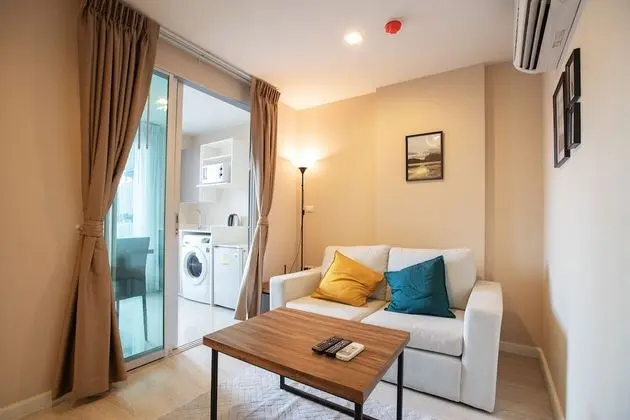 Near BK University Quiet Condo in Rama4 bkb131
