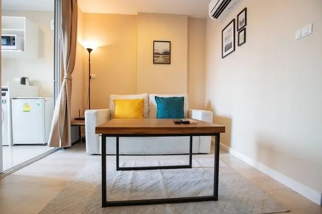 Near BK University Quiet Condo in Rama4 bkb137