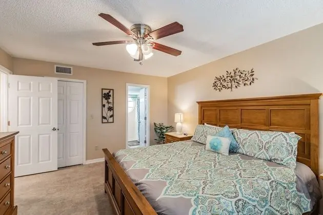 Near Theme Parks! Beautiful 3 BR Home, LOW Rates, Pool, New!