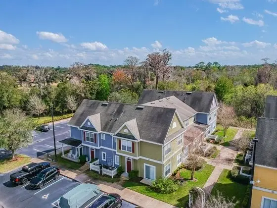 Near Theme Parks! Beautiful 3 BR Town Home, Splash Park, Pool, Lake, And More!