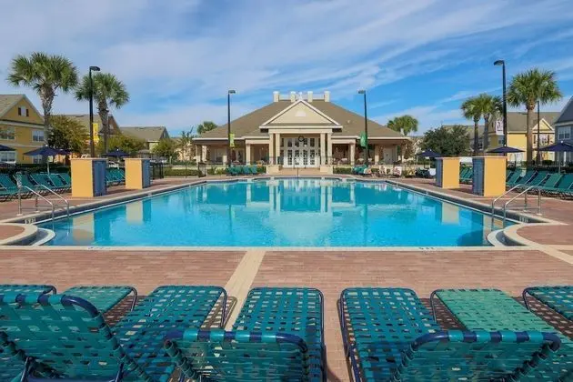 Near Theme Parks! Gorgeous 3 BR Town Home, Splash Park, Pool, Lake, And More! - Havuz