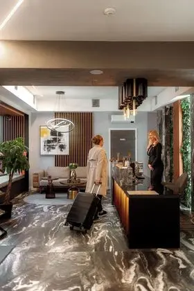 NED Hotel - Lobi