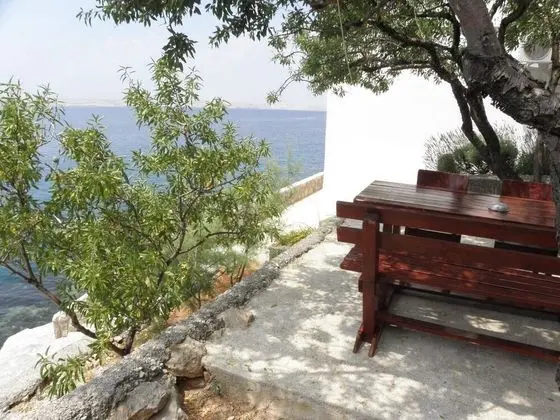 Neda - 5 m From sea - A2