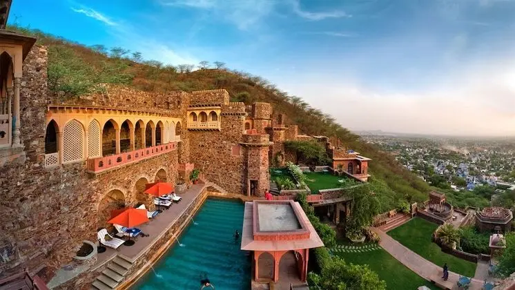 Neemrana Fort-Palace - Havuz